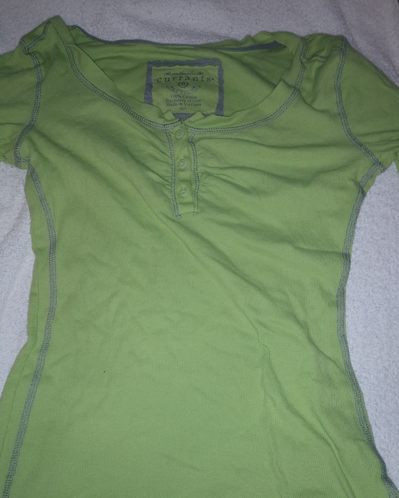 Green short sleeve top